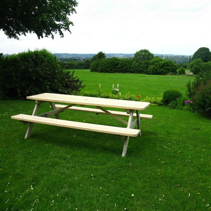 Ruime picknicktafel van 240 cm